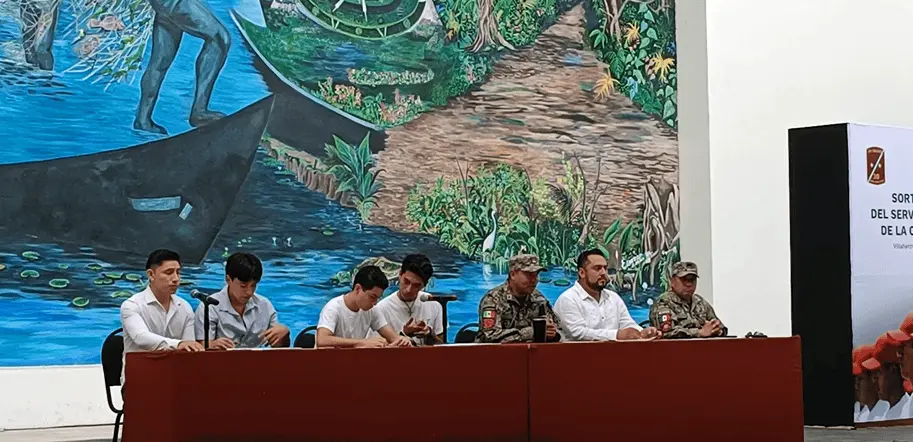 Realizan sorteo más de 2 mil jóvenes en Servicio Militar Nacional en Centro