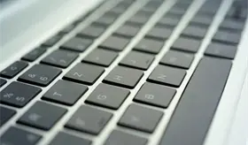 Prepara gobierno acuerdo con redes sociales para combatir ciberviolencia