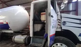 Decomisan más de 3 mil litros de gas L.P. en Huimanguillo