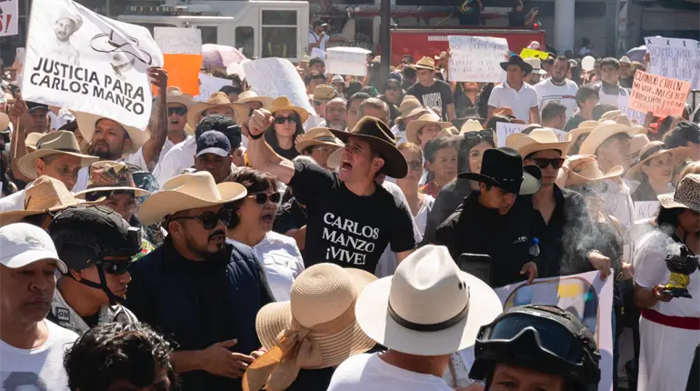 "Sólo quiere seguir respirando política": Movimiento del Sombrero a Noroña