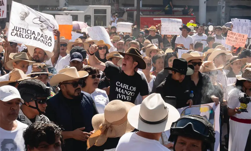 "Sólo quiere seguir respirando política": Movimiento del Sombrero a Noroña
