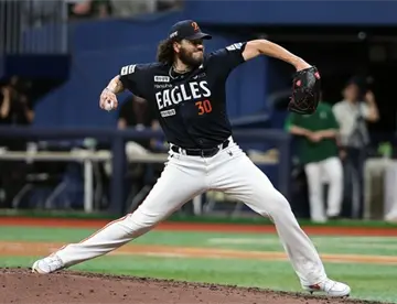 El lanzador mexicoamericano Cody Ponce fue nombrado MVP de la KBO