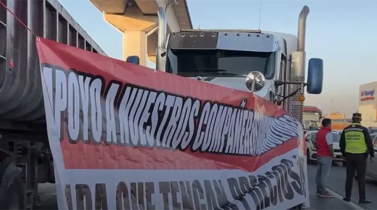 Transportistas y agricultores convocan a reforzar bloqueos, tras no llegar a acuerdos en negociaciones