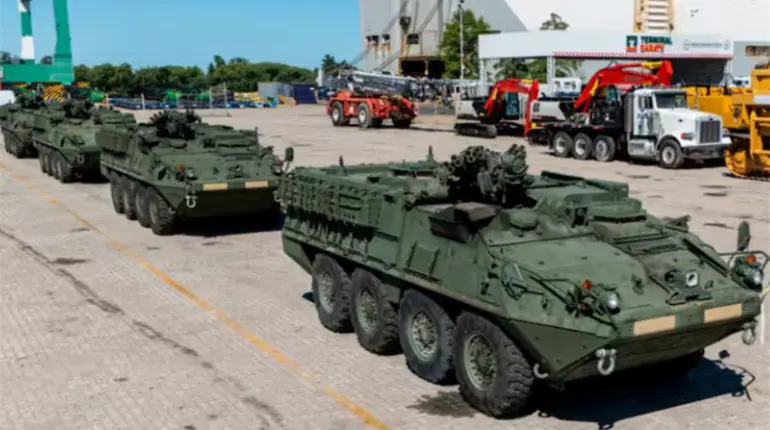 Llegan para Milei primeros vehículos blindados Stryker 8x8 estadounidenses