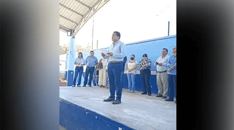 Asignan abogado a tesorera acusada de desvío en escuela de Centla