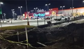 Temen problemas en drenaje sanitario con nuevo supermercado en Brisas del Carrizal