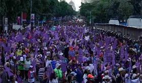 Celebra Sheinbaum que marcha del 25N en CDMX fue pacífica
