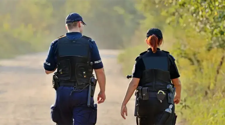 Policía discute con su compañera mientras cuidaban tienda en CDMX y la apuñala