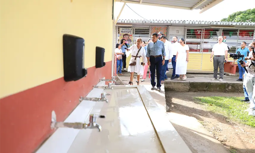 Compromete May rehabilitación de primaria en Aquiles Serdán, Jalapa