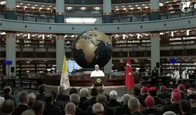 Destaca Papa puente cultural de Turquía; invita a estar al servicio de la paz