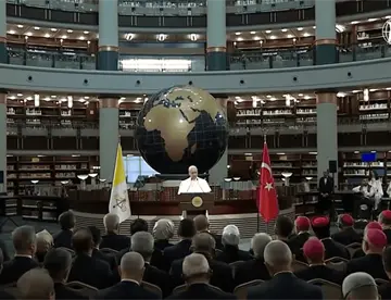 Destaca Papa puente cultural de Turquía; invita a estar al servicio de la paz