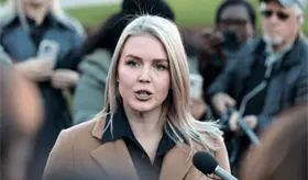 ICE detiene a mujer ligada a la familia de la portavoz de La Casa Blanca