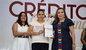 Entrega gobierno estatal primera etapa del crédito artesanal