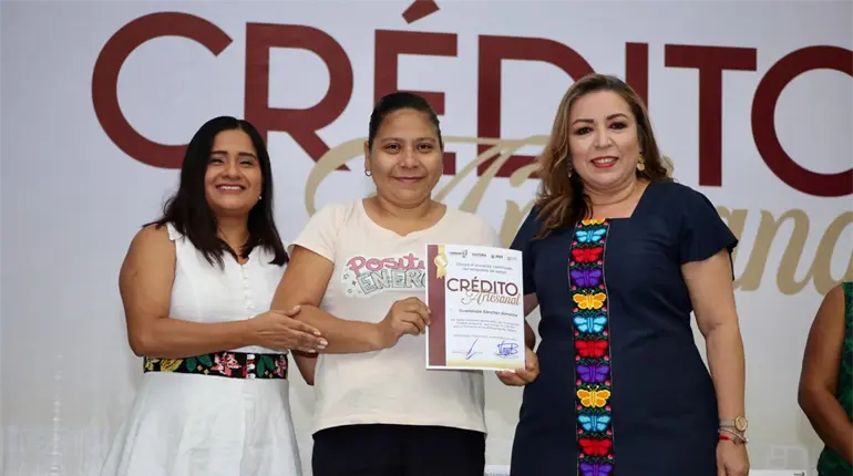 Entrega gobierno estatal primera etapa del crédito artesanal