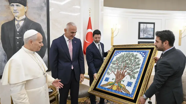 El Papa León XIV llega a Turquía y comienza su primer viaje apostólico