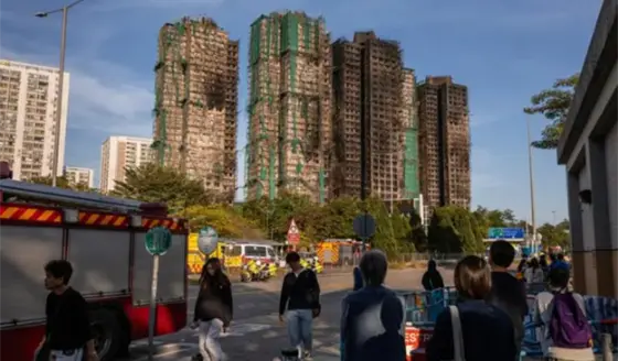 Asciende a 128 muertos, 79 heridos y 8 detenidos tras incendio en Hong Kong