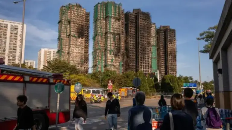 Asciende a 128 muertos, 79 heridos y 8 detenidos tras incendio en Hong Kong