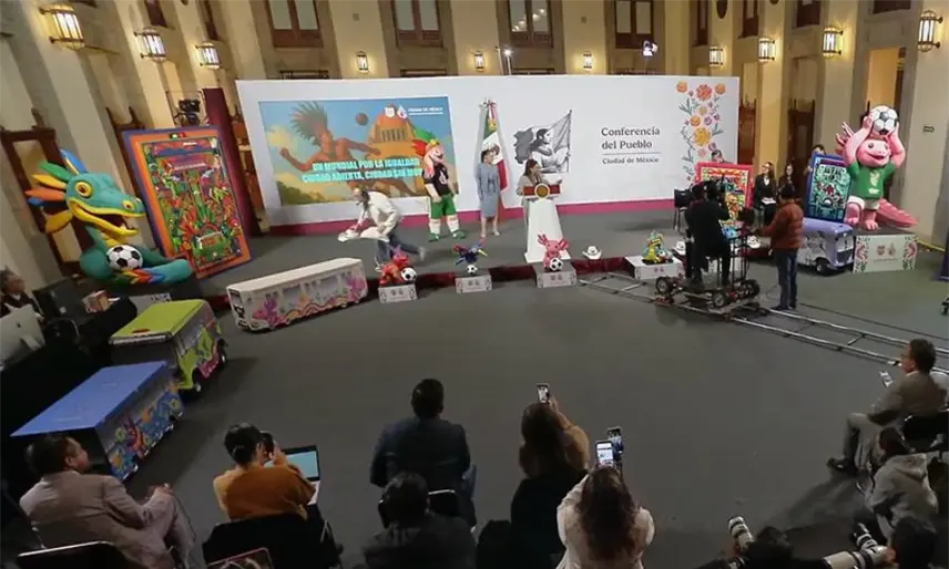 Quitan sombreros de la escenografía mundialista en plena Mañanera