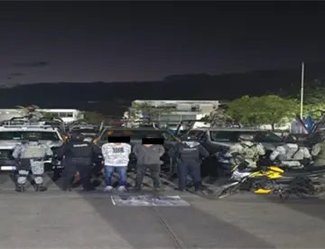 Detienen a tres por narcomenudeo en Centro