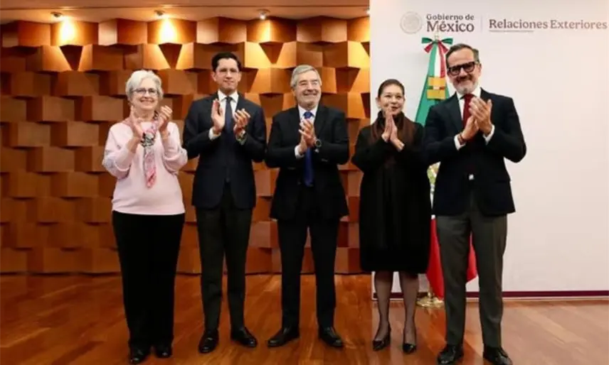 Juan Ramón de la Fuente deja temporalmente la SRE