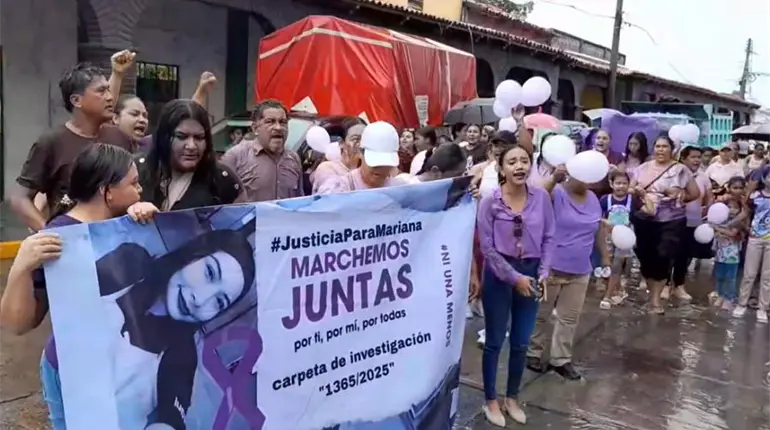 Marchan en Cunduacán; piden justicia para Mariana