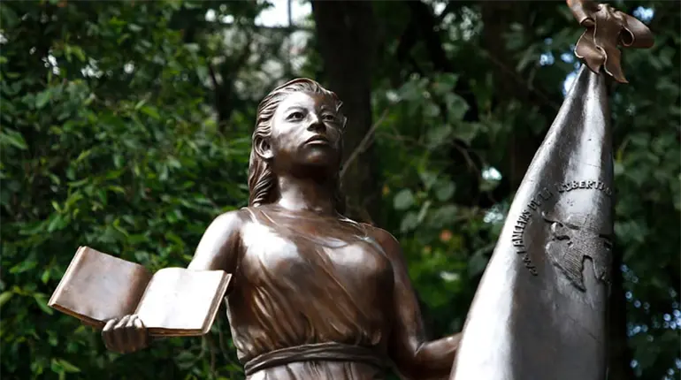 Seguirán trabajos del Paseo de las Heroínas con esculturas de indígenas