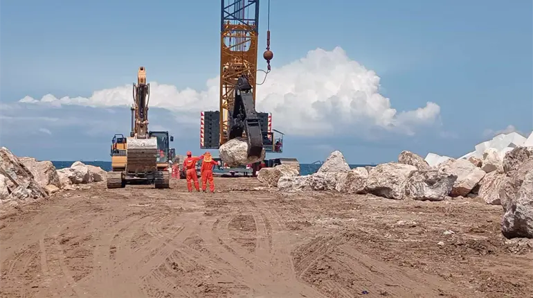 Trabajadores de escolleras en Dos Bocas, Paraíso, emplazan a huelga