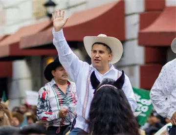 Jefe de escoltas de Carlos Manzo está prófugo de la justicia