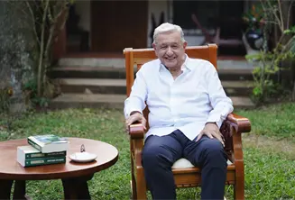Presenta AMLO nuevo libro desde Palenque "para no hacerle sombra a Sheinbaum"