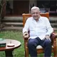 No es una simulación, estoy jubilado Reaparece AMLO para presentar libro