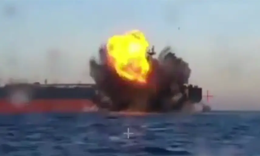 Ataca Ucrania 2 barcos petroleros rusos en el mar Negro