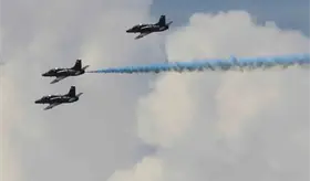 Ante amenazas de Trump, Venezuela refuerza su defensa costera y garantiza movilidad internacional