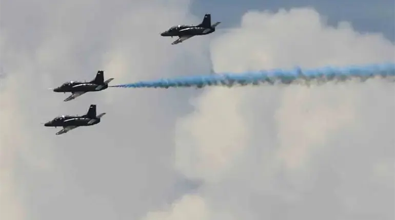 Ante amenazas de Trump, Venezuela refuerza su defensa costera y garantiza movilidad internacional