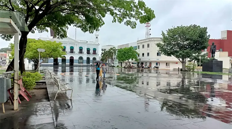 &iexcl;Continuar&aacute;n las lluvias este lunes! Precipitaciones muy fuertes con puntuales intensas