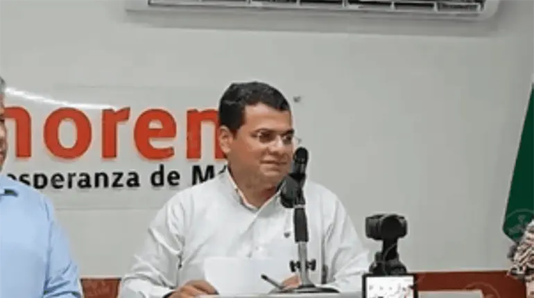 Selv&aacute;n pide "no espantarse" de Andrade, "ha ca&iacute;do en lo rid&iacute;culo", dice