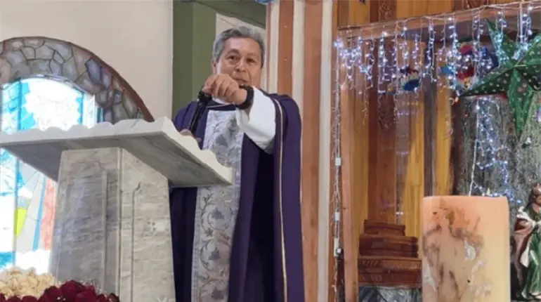 Aprovechar las posadas para reconciliarse con Dios, pero tambi&eacute;n con los vecinos: Padre tiktokero