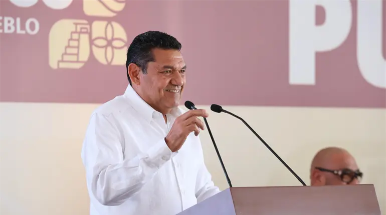 Tras protesta de burócratas, Javier May anuncia pago de homologación salarial para el 8 de diciembre