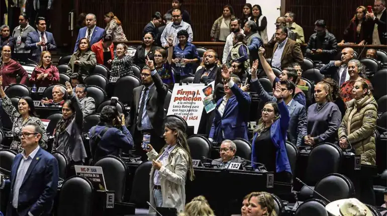 Tendrán diputados y senadores jugosa Navidad de 208 mdp