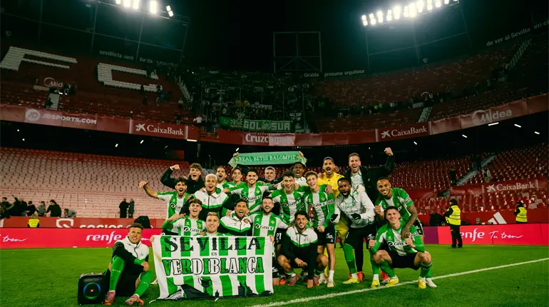 Betis se lleva el derbi sevillano que fue interrumpido temporalmente