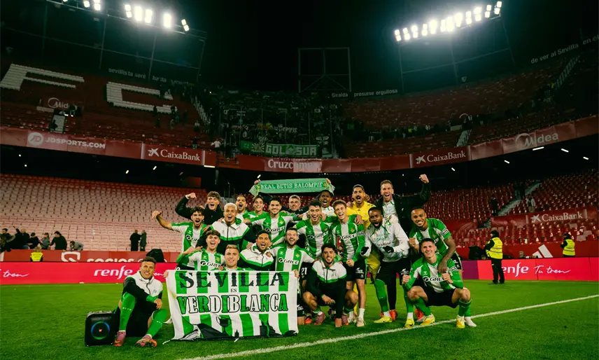 Betis se lleva el derbi sevillano que fue interrumpido temporalmente