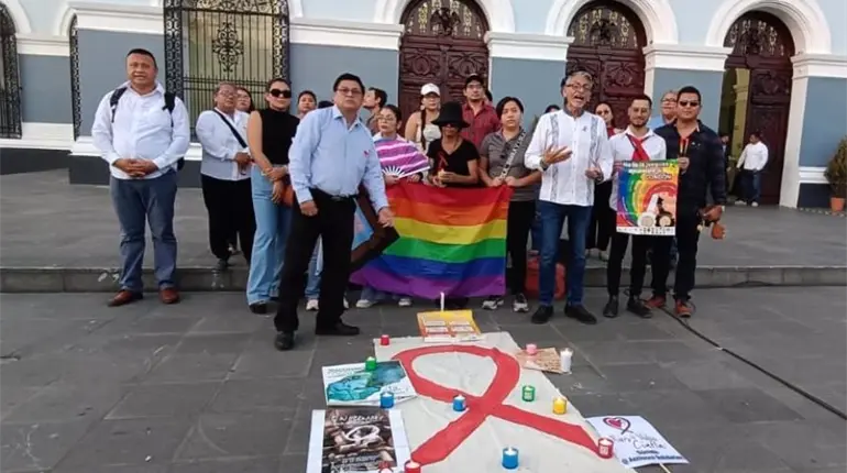 Colectivos LGBT realizan Marcha del Silencio en memoria de los fallecidos a causa de VIH – Sida