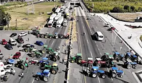 Campesinos reinician bloqueos carreteros contra Ley de Aguas en Zacatecas