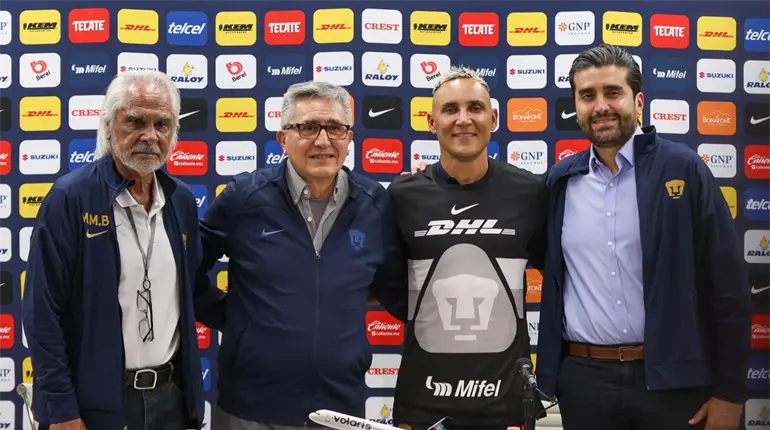 Salen Mejía Barón y Eduardo Saracho de Pumas