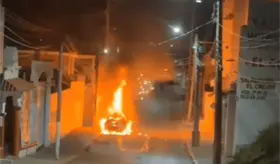De nueva cuenta, incendian vehículo en la calle 17 de diciembre de Atasta