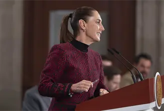 Sheinbaum busca llamada con el Papa León XIV para formalizar invitación a México