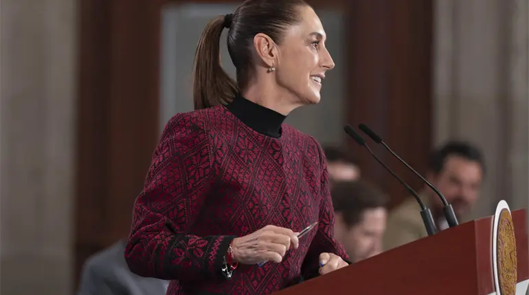 Sheinbaum busca llamada con el Papa León XIV para formalizar invitación a México