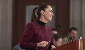 Sheinbaum busca llamada con León XIV para formalizar invitación a México