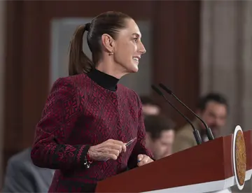 Sheinbaum busca llamada con León XIV para formalizar invitación a México