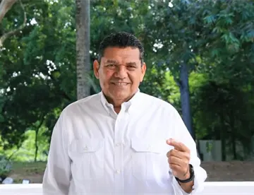 “Ahora los rateros y delincuentes acusan”: May a oposición