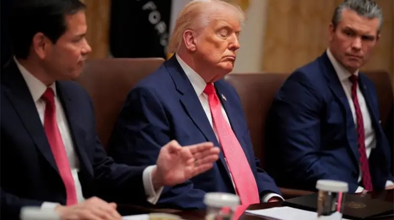 Trump se queda dormido en última reunión del año con su gabinete